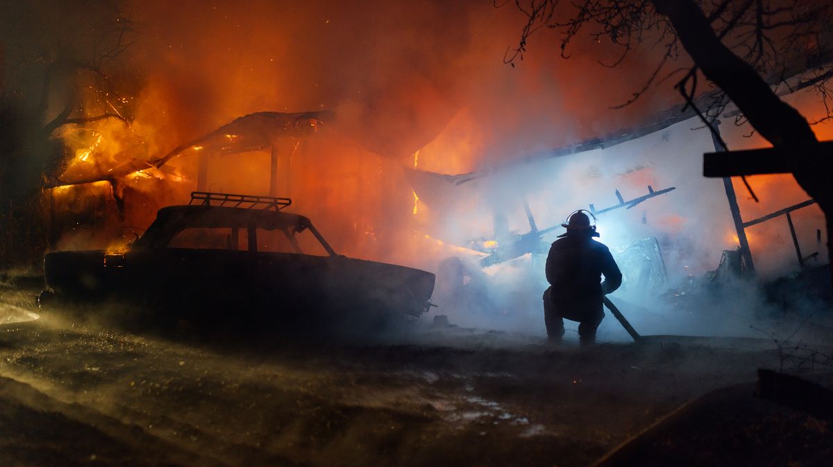 Ve skladišti ropy na jihu Ruska vypukl požár, média píší o útoku dronů